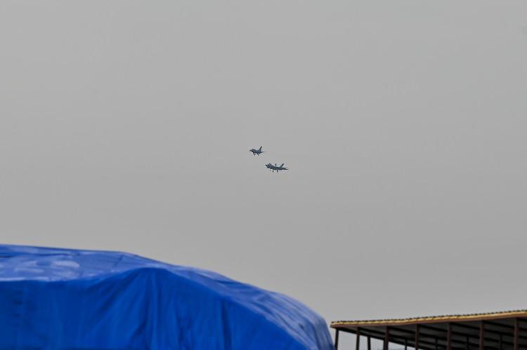 <p>Danimarka'da yayın yapan "carroemotos.com" haber sitesi de "Türkiye, Kaan hayalet savaş uçağıyla ilk uçuşunu gerçekleştirdi" başlığını kullandığı haberde, şu ifadelere yer verdi:</p>
