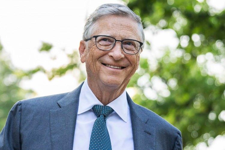 <p><strong>Partinin konuk listesinde Hintli milyarderlerden Bollywood ünlülerine kadar herkesin yer aldığı, Bill Gates, Mark Zuckerberg ve Ivanka Trump'ın da katıldı. </strong>Dünyanın en zengin kişilerini de bir araya getiren düğüne televizyon yıldızı Kim Kardashian, Eski İngiltere Başbakanı Tony Blair gibi isimler de katılıyor.</p>
