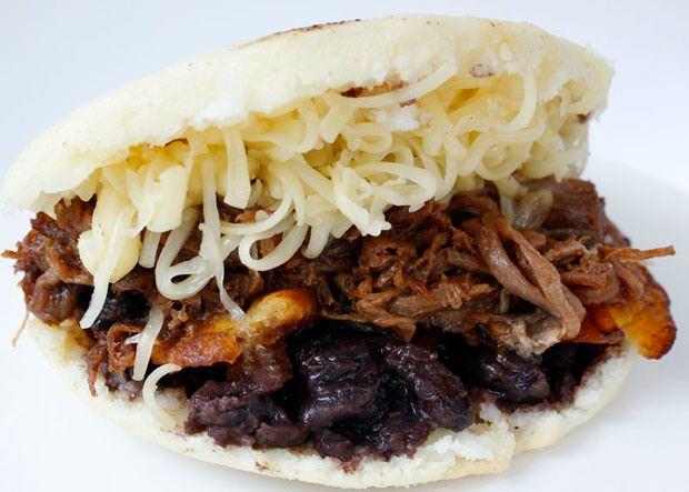<p><strong>11 - AREPA / VENEZUELA</strong></p>
<p> </p>