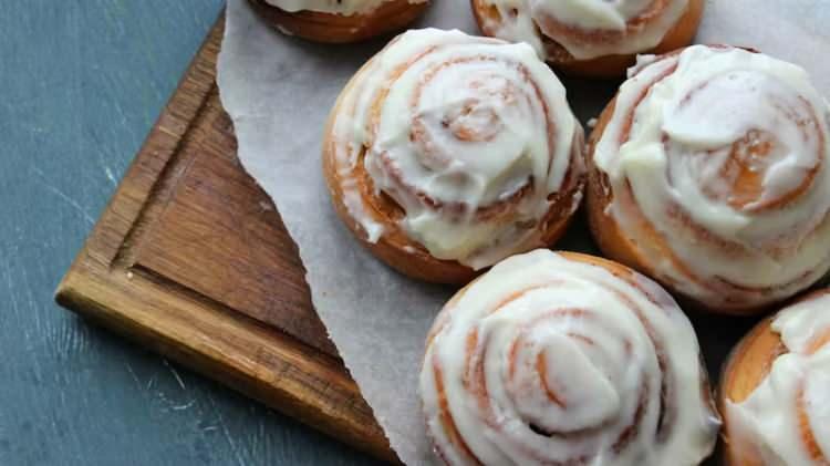 <p><strong>9 - CINNAMON ROLLS / TARÇINLI RULO - KUZEY AMERİKA</strong></p>
<p> </p>
