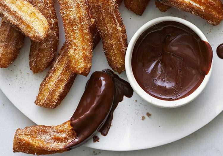 <p><strong>3 - CHURROS / İSPANYA</strong></p>
<p> </p>