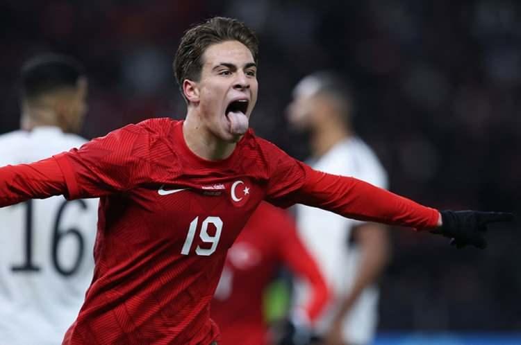<p>15 -Kenan Yıldız - Juventus - 10 milyon euro</p>