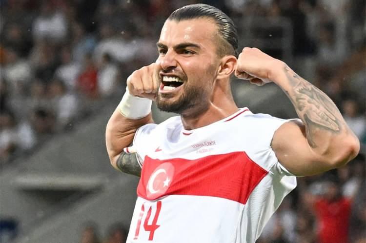 <p>12- Abdülkerim Bardakcı - Galatasaray - 10 milyon euro</p>