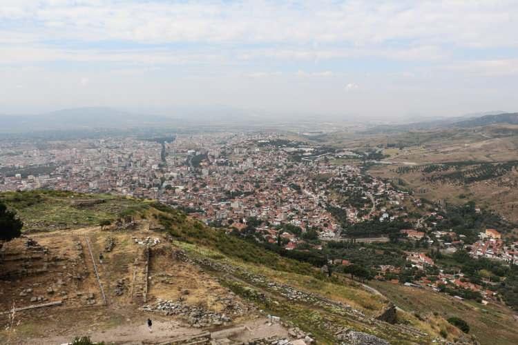 <p><strong>BERGAMA</strong></p>

<p>&nbsp;</p>
