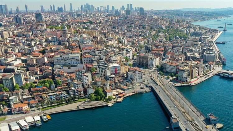 <p>Kentin nüfusu, 2020'deki 56 bin 815 kişilik düşüşten sonra Cumhuriyet tarihinde 2. kez azalmış oldu. Peki İstanbul'da en çok hangi il var?</p>
