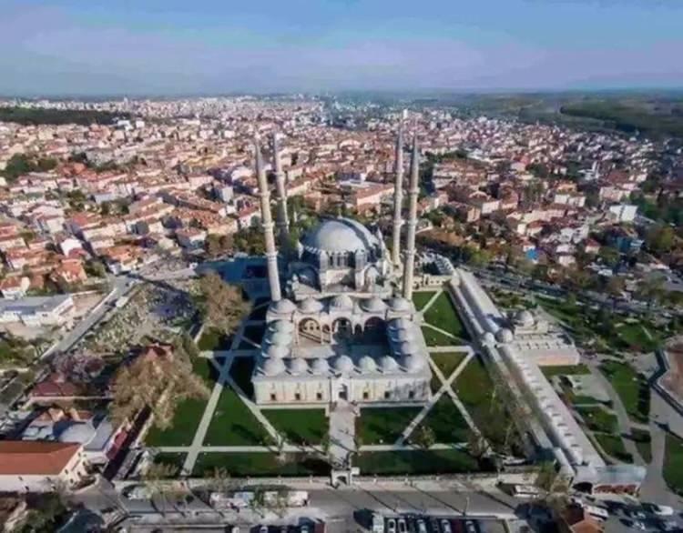 <p><strong>EDİRNE</strong></p>

<p><strong>102116 kişi</strong></p>

<p> </p>

<p> </p>
