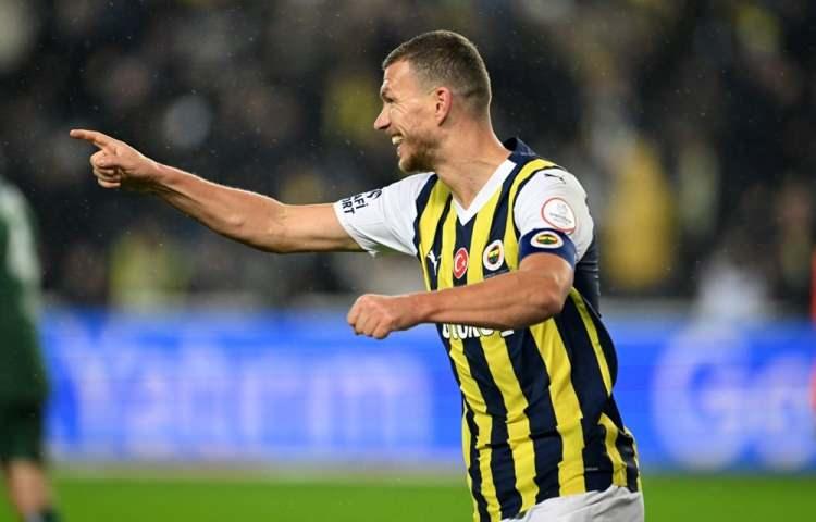<p> Edin Dzeko (Fenerbahçe) | 18 gol</p>