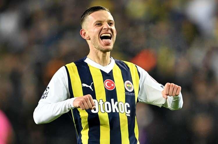 <p>Sebastian Szymanski (Fenerbahçe) | 9 Gol</p>
