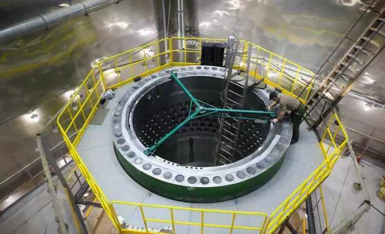 <p>Daha önce anlaşma yapılan Japon Mitsubishi firması, nükleer santral inşaatlarında artan maliyetler ve Japonya’nın iç piyasasındaki ekonomik hareketlilikten kaynaklı Sinop NGS projesini askıya almıştı.</p>
<p> </p>