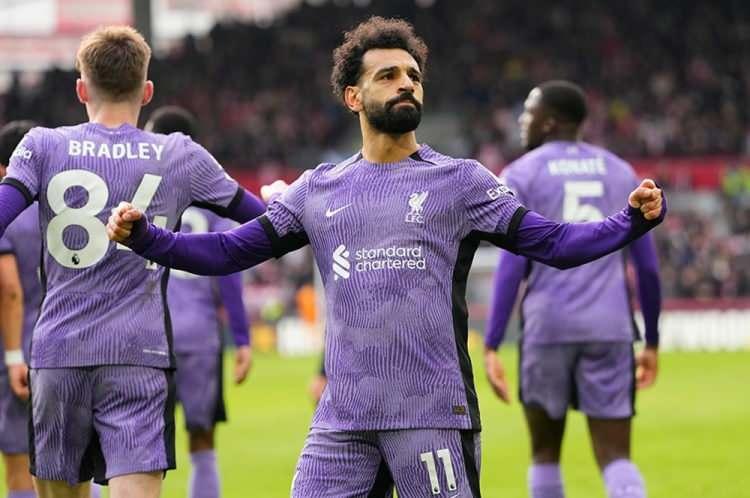 <p>Premier Lig devlerinden Liverpool'da Mısırlı yıldız Mohamed Salah, Suudi Arabistan Ligi ekiplerinin radarında...</p>
