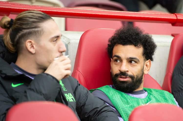 <p>Salah'ın 100 milyon sterlin (116 milyon euro) karşılığında transferinin gerçekleşmesi durumunda Liverpool, tarihinin en pahalı 2. futbolcu satışını yapmış olacak.</p>