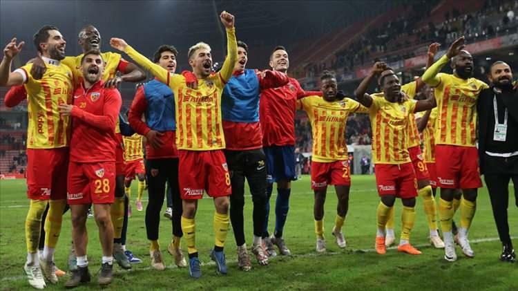 <p>10- KAYSERİSPOR - 4 GOL - 5 PENALTI</p>
<p> </p>