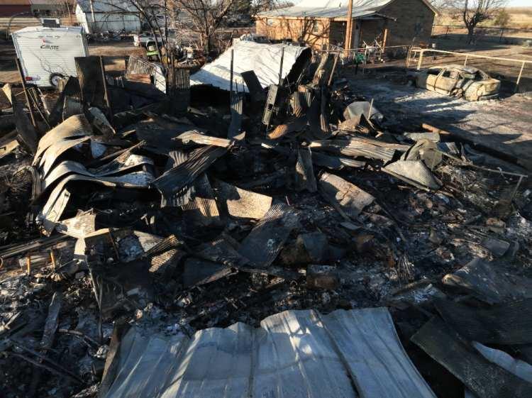 <p>İtfaiye yetkilileri, Panhandle'da yayılan yangını kontrol altına almakta zorlandıklarını aktardı.</p>