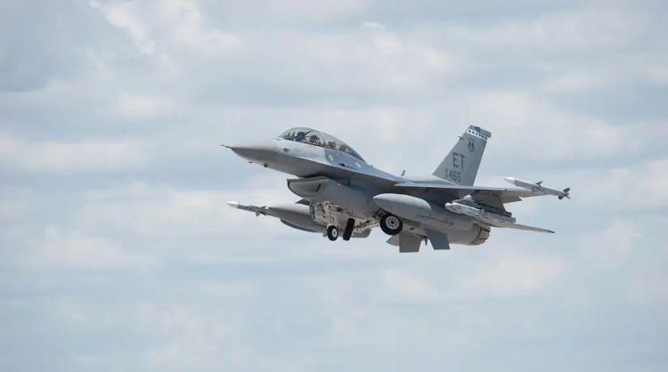<p><strong><span style="color:#B22222"> GBU-39(T-1)/B SDB-1 TATBIKAT BOMBASI </span> | 2 ADET</strong></p>
