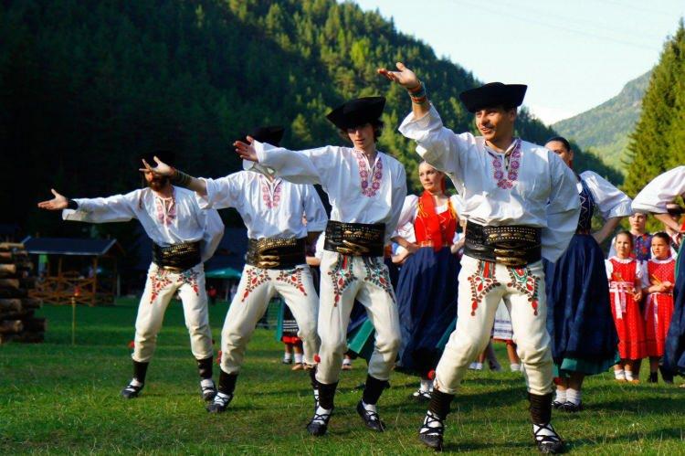 <p>8 - SLOVAKYA</p>

<p>Boy ortalaması; 181,02</p>
