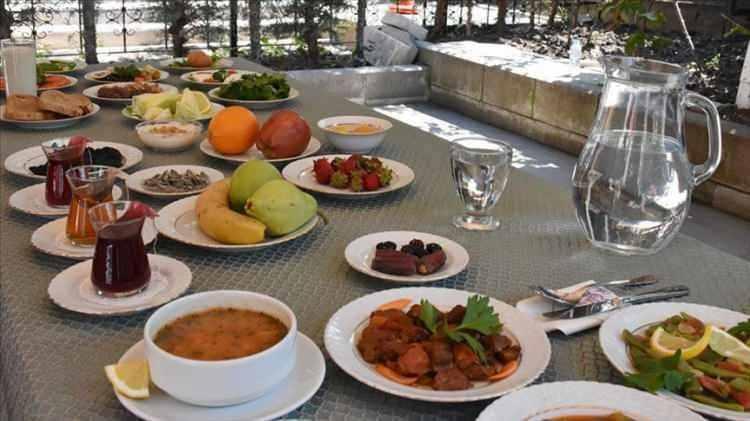<p>İLK İMSAK IĞDIR</p>
<p>Ramazan'ın başlayacağı 11 Mart Pazartesi ilk imsakın Iğdır'da, son imsak ise Çanakkale'de olacak.</p>