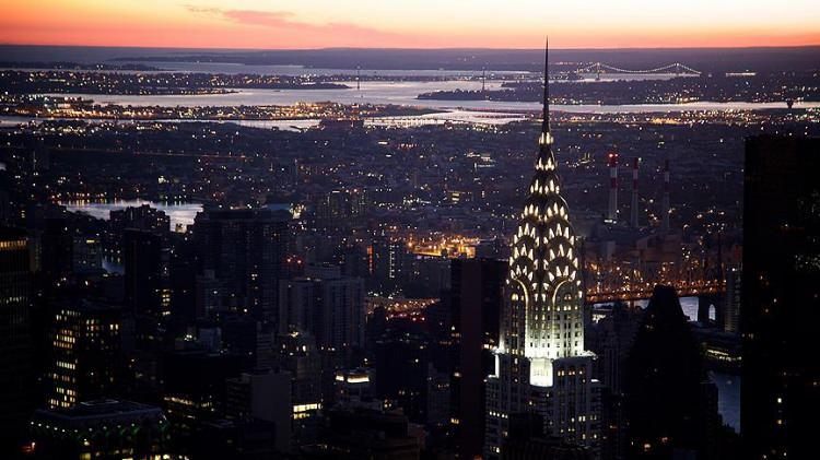 <p>Chrysler Binası</p>

<p>New York City</p>

<p>Yükseklik: 318 metre</p>
