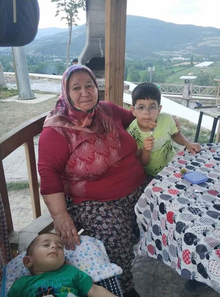 <p>Amasya merkeze bağlı Bağlıca köyünde yaşayan Nuran Vanlı, uzun yıllar aşırı kilolarının önüne geçemedi. </p>

<p> </p>
