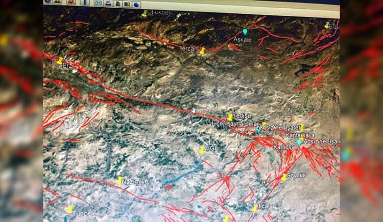 <p>Bir de 6 Şubat gibi muazzam depremler oluştu. O depremlerin de buraya enerji transfer etmiş olması mümkün. Korkudan midemizi ağzımıza getiriyor derler ya o durumda. Şimdi bakıyoruz; zaten fayın periyodu dolmuş, enerji yüklenmiş, 6 Şubat depremleri buraya enerji transfer etmiş olabilir. İlk bekleyeceğimiz deprem burada olmalı...</p>

<p> </p>
