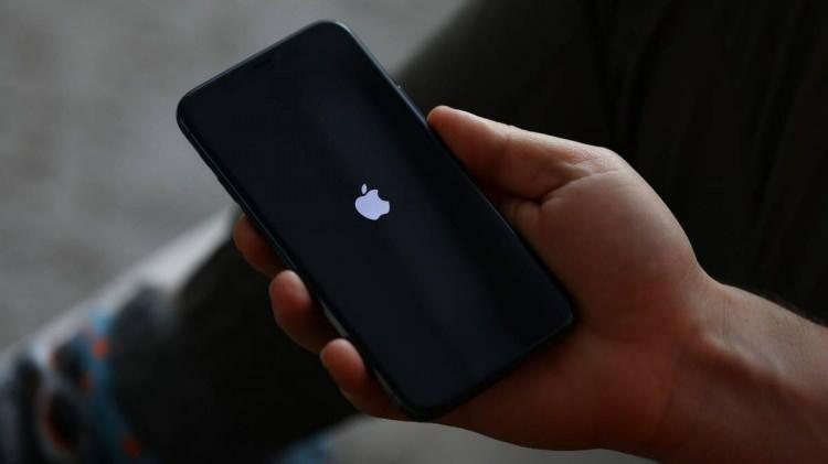 <p>Sızdırılan görüntülerin Apple'ın bir sonraki uygun fiyatlı akıllı telefonu olduğu iddia ediliyor.</p>
