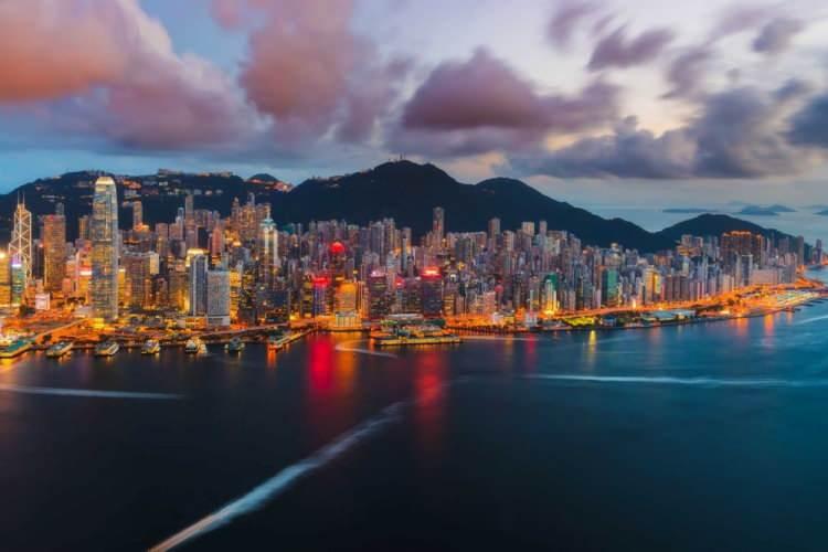 <p>Korona virüs salgını öncesi düzenli olarak dünyanın en çok ziyaret edilen şehir olarak sıralamalarda üst sıralarda yer yer alan Hong Kong bu kez 6. sırada kendine yer buldu.</p>

<p> </p>
