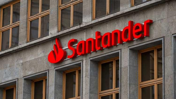 <p><strong><span style="color:#B22222">13)  SANTANDER  </span>|  İSPANYA</strong></p>
