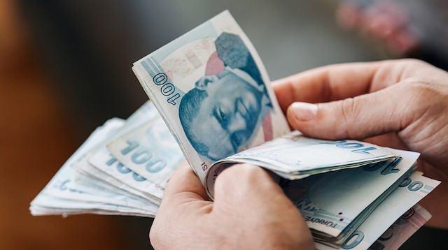 <p><strong>KİRA YARDIMI-</strong></p>
<p><br />
<br />
Büyükşehirler başta olmak üzere emeklilere kira yardımı da gündemde. Düşük aylıklı emeklilerden başlamak üzere emeklilere belli miktarlarda kira desteği verilecek. Bu konuda yerel yönetimler devreye girecek.</p>