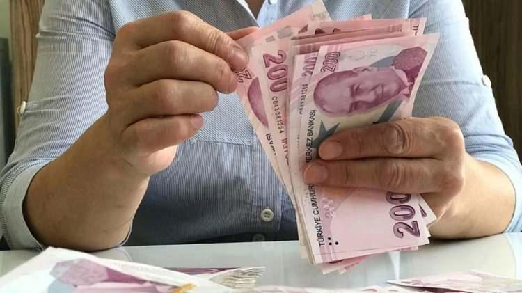 <p>REFAH PAYI-</p>
<p> </p>
<p> Emekliler için uygulanan taban maaştaki seyyanen destekler önümüzdeki dönem için yeniden belirlenecek. Bu artışın Temmuz'dan önce yapılması da bekleniyor. kök maaş düzenlemesi için seyyanen artış ve emekli aylık hesaplama sisteminde değişiklik de masada çalışılan konular arasında.</p>