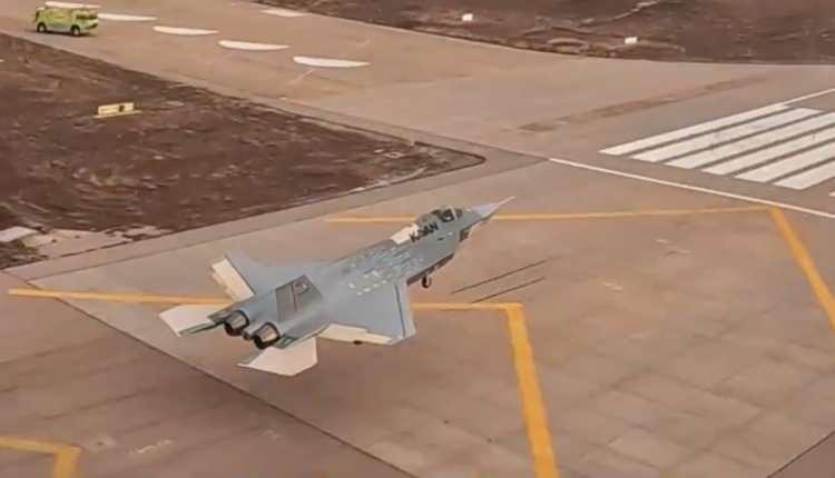 <p>Erzurum'un Palandöken ilçesinden CİMER'e gönderilen mesajda ise Cumhurbaşkanı Erdoğan başta olmak üzere emeği geçen tüm mühendislere KAAN için teşekkür edildi.</p>
<p> </p>
