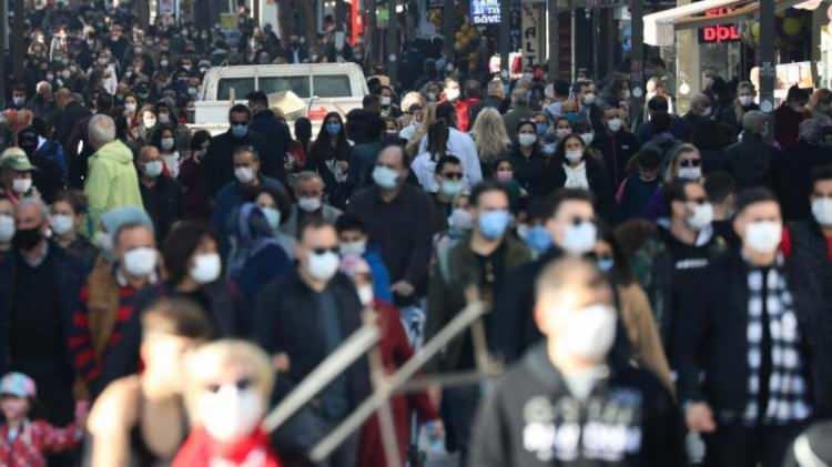 <p>Hayat Tabloları sonuçlarına göre, doğuşta beklenen yaşam süresi 2020-2022 döneminde Türkiye geneli için 77,5 yıl iken kadınlarda 80,3 yıl, erkeklerde 74,8 yıl oldu.</p>