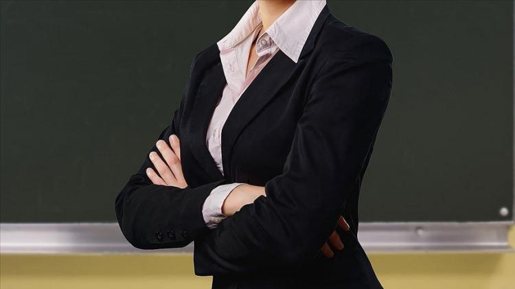 <p>YÜKSEKÖĞRETİMDE GÖREVLİ PROFESÖRLER İÇİNDE KADIN PROFESÖR ORANI %33,9 OLDU</p>

<p><br />
Yükseköğretim İstatistiklerine göre yükseköğretimde görevli profesörler içerisindeki kadın profesör oranı 2010-2011 öğretim yılında %27,6 iken 2022-2023 öğretim yılında %33,9 oldu. Yükseköğretimde görevli doçentler içerisindeki kadın doçent oranı ise, 2010-2011 öğretim yılında %32,2 iken 2022-2023 öğretim yılında %40,8 oldu.</p>

<p> </p>
