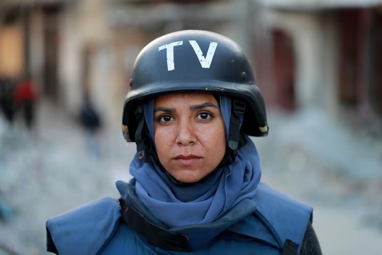 <p><span style="color:#B22222"><strong>​</strong><strong>​</strong><strong>KADINLAR GÜNÜNDE DE AMAÇLARINDAN VAZGEÇMEDİLER</strong></span></p>

<p><strong>​</strong></p>

<p>Tüm dünya <strong>"8 Mart Dünya Kadınlar Günü'nü kutlarken, Gazze'deki kadın gazeteciler, İsrail'in işlediği savaş suçlarını ve Gazze halkının dramını dünyaya duyurmak için çalışıyor."</strong></p>
