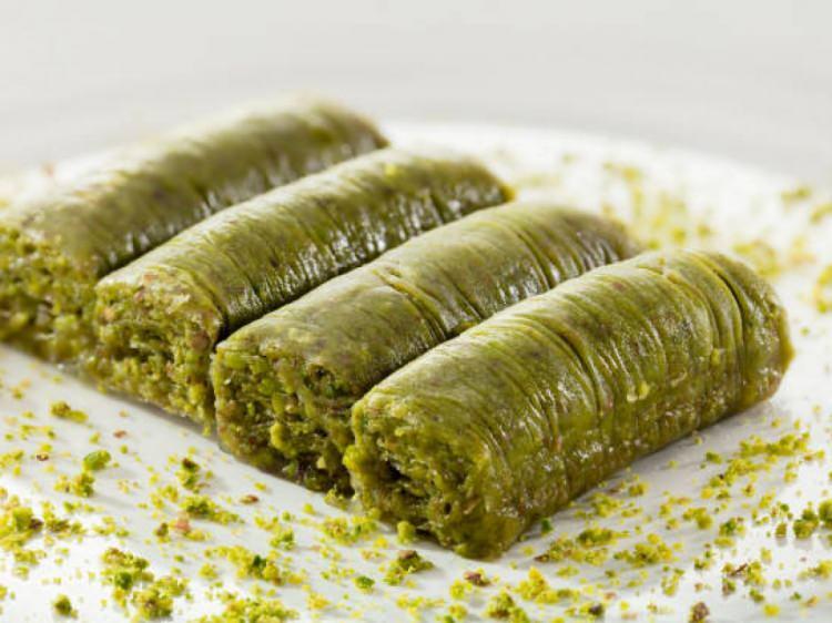 <p>23'üncü sırada da fıstıklı sarma kendine yer buldu.</p>