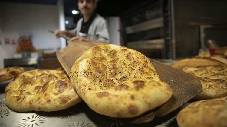 <p>Bilecik</p>
<p>Sahur/ İmsak saati: 05.48</p>
<p>Akşam/ İftar saati: 19.09</p>
<p>Bingöl</p>
<p>Sahur/ İmsak saati: 05.07</p>
<p>Akşam/ İftar saati: 18.28</p>
<p>Bitlis</p>
<p>Sahur/ İmsak saati: 04.58</p>
<p>Akşam/ İftar saati: 18.19</p>