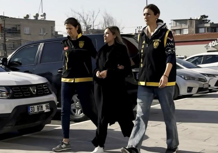 <p>Adana'da bir otomobilde tabancayla poz veren sosyal medya fenomeni Aleyna Kanko g&ouml;zaltına alındı.&nbsp;&nbsp;</p>

<p>&nbsp;</p>
