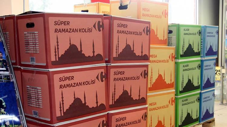 <p>CarrefourSA Kart ile Klasik Ramazan kolisi 299,90 liradan, Süper Ramazan kolisi 469,90 liradan, Mega Ramazan kolisi 549,90 liradan, Lüks Ramazan kolisi 899,90 liradan ve Axess'e özel yüzde 20 indirim imkanıyla satılıyor.</p>