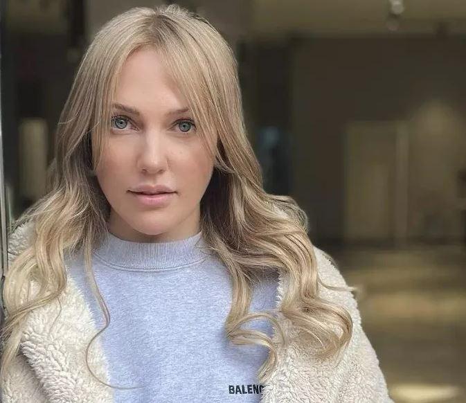 <p><span style="color:#FF0000"><em><strong>İşte Meryem Uzerli'nin yeni tarzı...</strong></em></span></p>
