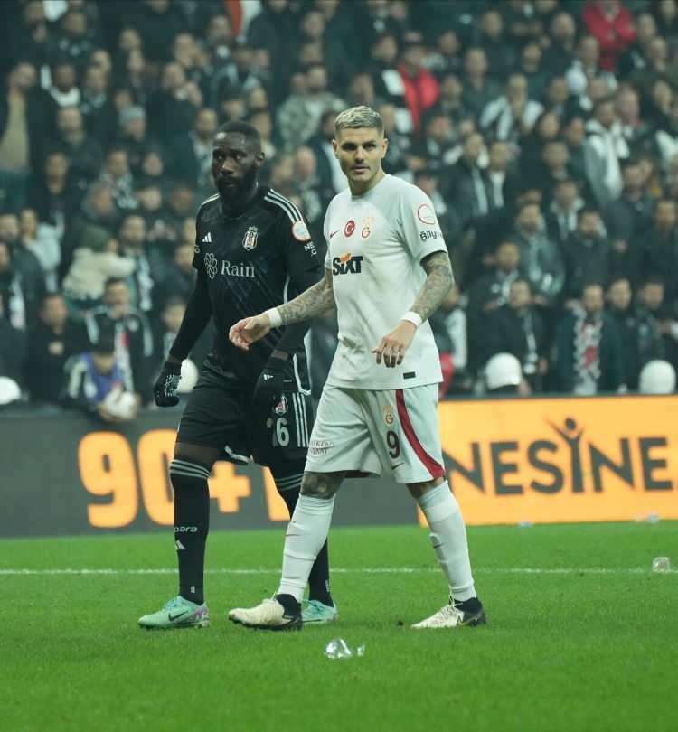 <p>Son olarak derbide ezeli rakibi Beşiktaş’ı yenerek liderliğini sürdüren Galatasaray'da teknik direktör Okan Buruk farkı dikkat çekmeye devam ediyor. <br />
 </p>
