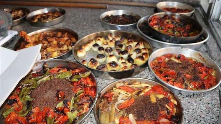 <p>Denizli</p>
<p>Sahur/ İmsak saati: 05.53</p>
<p>Akşam/ İftar saati: 19.14</p>
<p>Diyarbakır</p>
<p>Sahur/ İmsak saati: 05.09</p>
<p>Akşam/ İftar saati: 18.29</p>
<p>Düzce</p>
<p>Sahur/ İmsak saati: 05.42</p>
<p>Akşam/ İftar saati: 19.04</p>