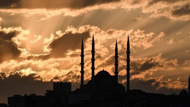 <p>Eren, 21 Mart'taki ekinokstan sonra g&uuml;nd&uuml;zlerin geceden daha uzun olacağını ifade etti.</p>
