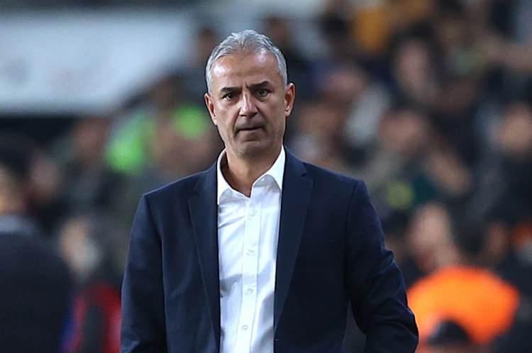 <p>Bu ikiliyi Rizespor'u çalıştıran İlhan Palut ile Fenerbahçe'nin başındaki İsmail Kartal takip etti.</p>