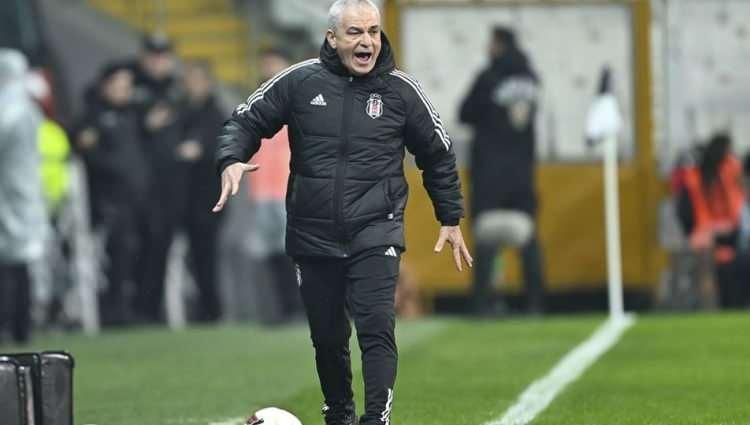<p>Söz konusu alanda Avrupa'nın 20 liginde açık ara ilk sırada yer alan Süper Lig, bu sezon tam 23 teknik direktöre kapıyı gösterdi.</p>