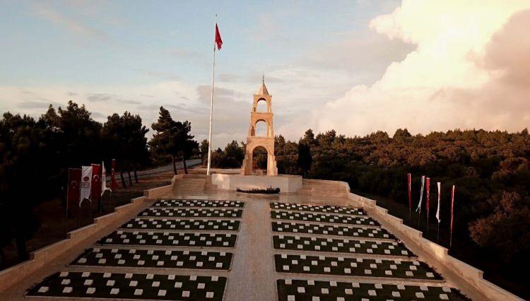 <p>Ancak toplumumuzda bazı durumlarda ne kadar çok kayıp verildiyse ne kadar sefillik yaşandıysa zaferin daha çok büyüdüğü algısı var. Bu doğru değil. </p>