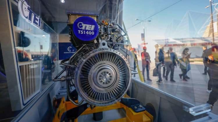 <p>8000 saatlik kalibrasyon ve test faaliyetlerinin sonunda seri üretim aşamasına gelen TEI-PD170 motoru, ANKA ve AKSUNGUR'a entegre edildi, ilk kez gökyüzüne taşıdığı Bayraktar TB3 ile uçuş testleri gerçekleştiriyor.</p>