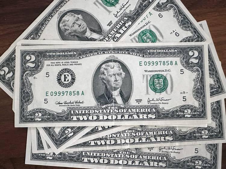 <p><strong><span style="color:#B22222">1 DOLAR </span>| 14 MİLYAR ADET BANKNOT</strong></p>