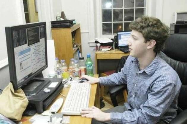 <p><strong><span style="color:#B22222">MARK ZUCKERBERG - FACEBOOK</span> | 19 YAŞINDA KURDU</strong></p>