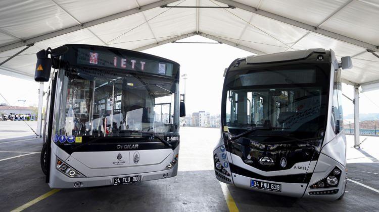 <p><strong>500 YENİ METROBÜS FİLOYA KATILACAK</strong></p>

<p>İstanbul'da sık sık yaşanan metrobüs arızaları, kazaları ve bakımsızlıklarına karşılık, AK Parti yönetimi her yıl 100 yeni metrobüs filosuna katarak 5 yılda 500 yeni metrobüs şehre kazandırmış olacak. </p>
