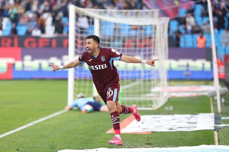 <p>Mahmoud Trezeguet</p>

<p>Trabzonspor</p>

<p>9 milyon euro</p>
