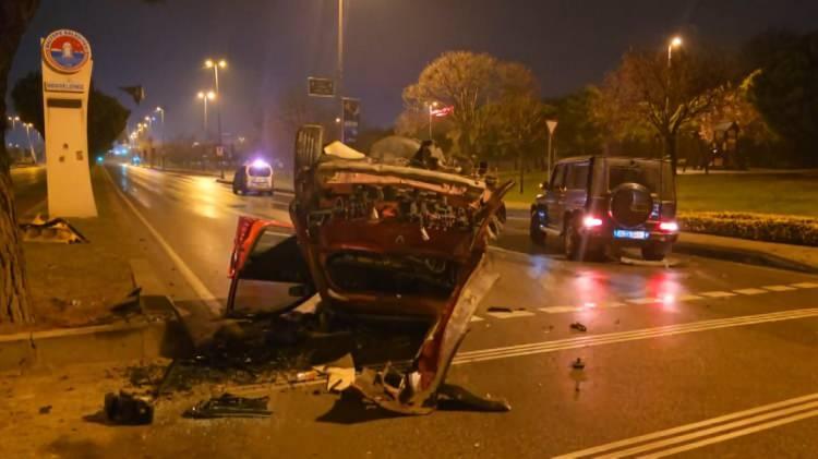 <p>Maltepe’de alkollü sürücünün kullandığı araç, Demokrat Parti İstanbul İl Başkanı Arda’nın da içerisinde yer aldığı ciple çarpıştı.  </p>

<p> </p>
