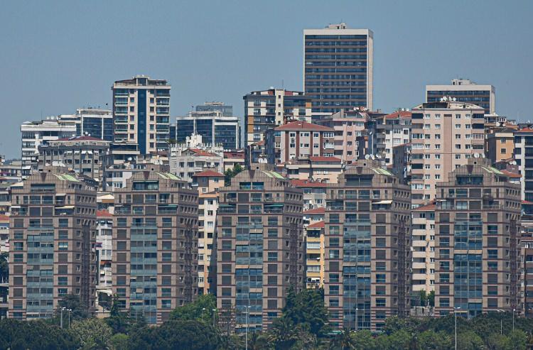 <p><strong>KAPSAMDA NELER OLACAK?</strong></p>

<p>Zorunlu Deprem Sigortası'ndan farklı olarak Zorunlu Afet Sigortası'nın daha kapsamlı olması bekleniyor. </p>
